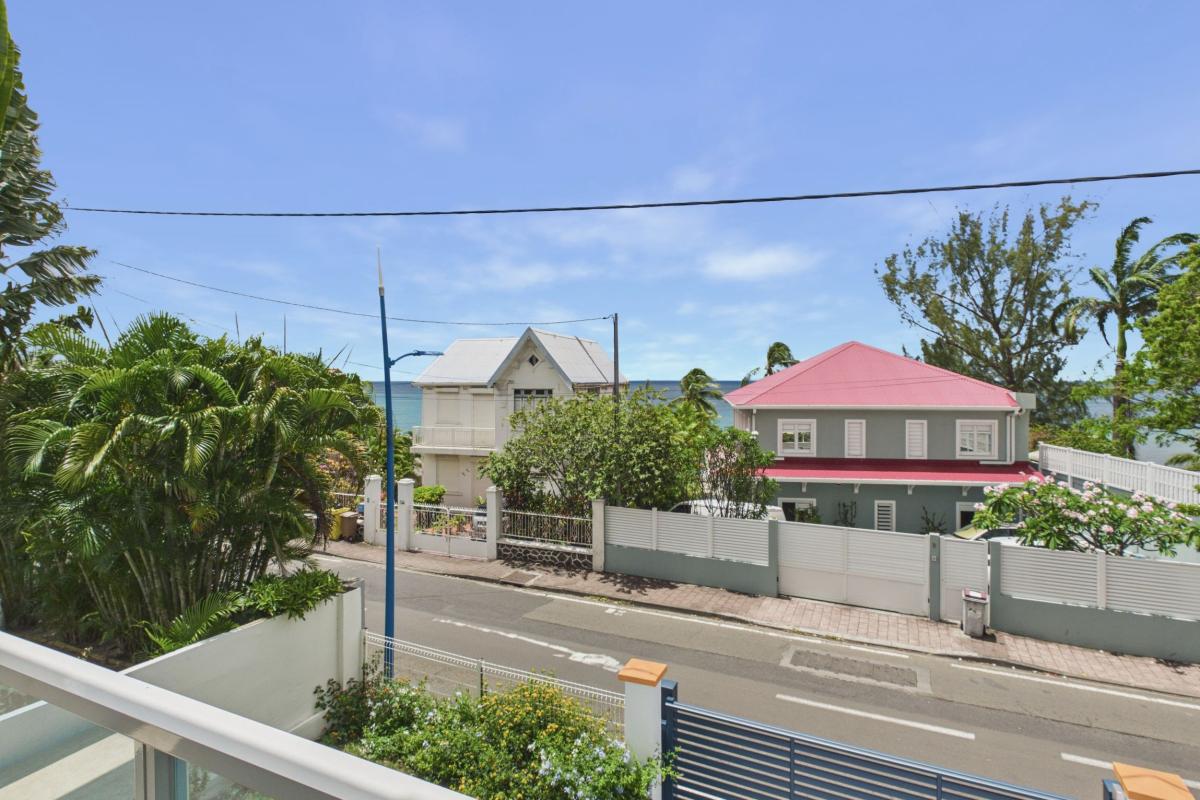 Location villa tout à pied 8 couchages Martinique - vue mer étage salon